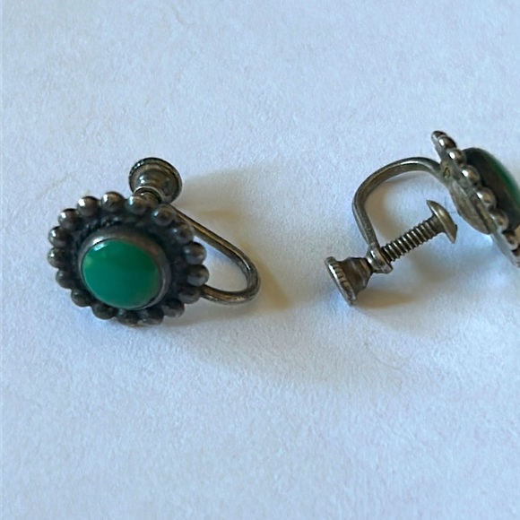 Vintage Turquoise Sterling Silver Floral Screwback Earrings - Picture 3 of 4